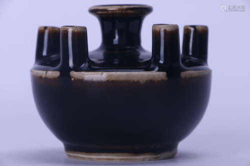 A HEIDING VASE