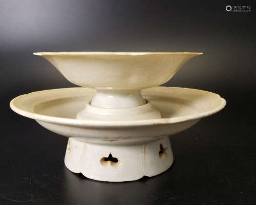 NORTHERN SONG A HUTIAN TEA CUP AND STAND
