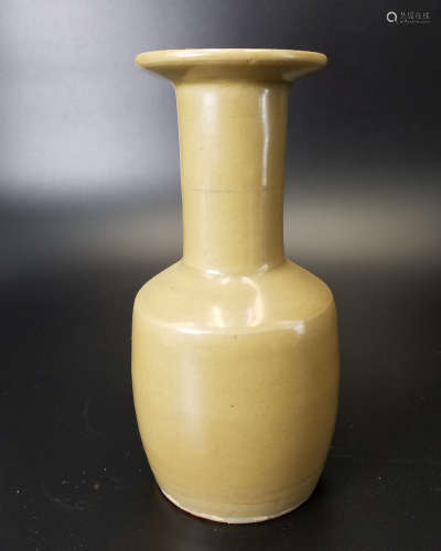 SOUTHERN SONG A LONGQUAN YELLOW-GLAZED VASE