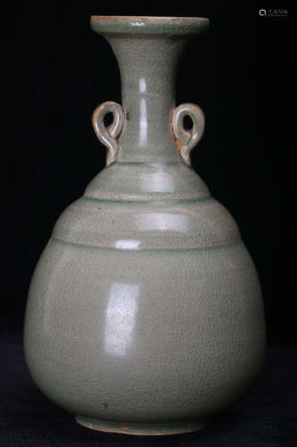 JIN DYNASTY, A YUE KILN AMPHORA