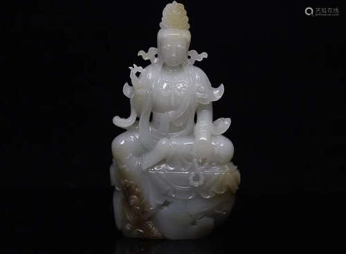 AN OLD TIBETAN HETIAN JADE SEED MATERIAL GUANYIN ORNAMENT