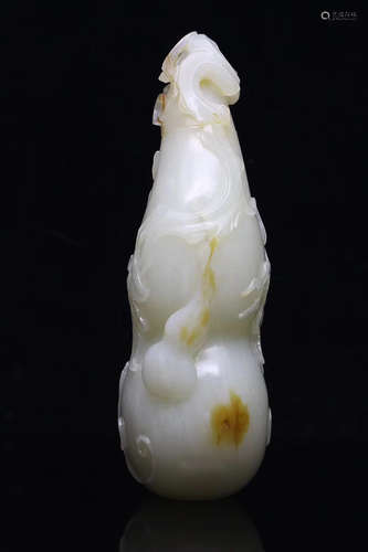 AN OLD TIBETAN HETIAN JADE SEED MATERIAL CUCURBIT ORNAMENT