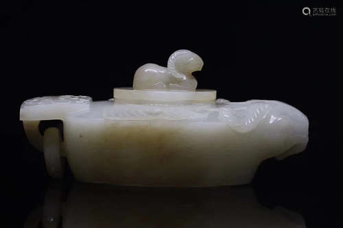 AN OLD TIBETAN HETIAN JADE SEED MATERIAL BASIN ORNAMENT