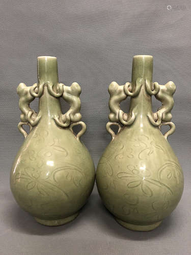 A PAIR OF LONGQUAN KILN VASES WITH DOUBLE EARS, YUAN DYNASTY