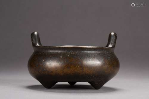 A Chinese bronze tripod censer burner from Qing Dynasty