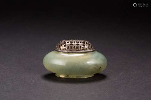 A Chinese  pale-white jade censer with round foot from Qing Dynasty