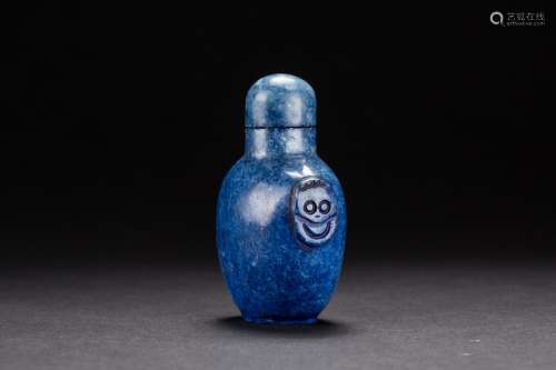 A Chinese carved Lazurite snuffle bottle from Qing Dynasty