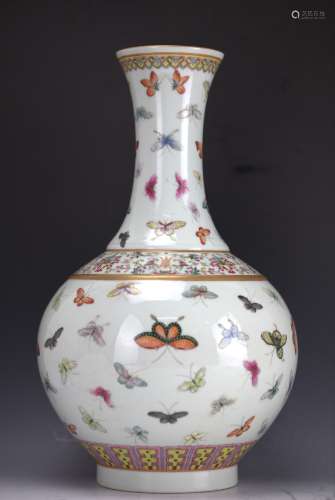 Famille rose poecelain bottle vase of butterflies with Guangxu mark