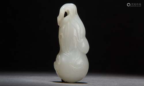 A carved Hetian White Jade Pendant of Gourd From Qing Dynasty