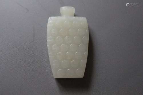A Carved Longevity White Jade Snuffle Bottle from Qing Dynasty