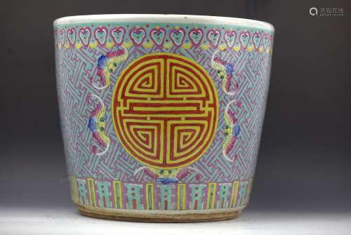 Chinese famille rose porcelain planter from Qing dynasty