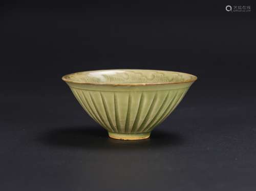 Yaozhou Yao Celadon Carved‘Floral‘ Bowl