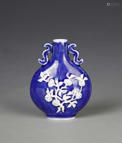 Chinese Blue and White Snuff Bottle