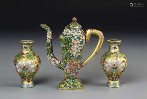 Chinese A Pair Of Cloisonne Vases And Wine Pot