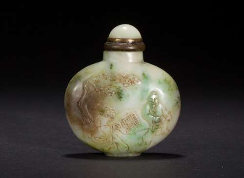 A carved Russet jade snuffle bottle from Qing period
