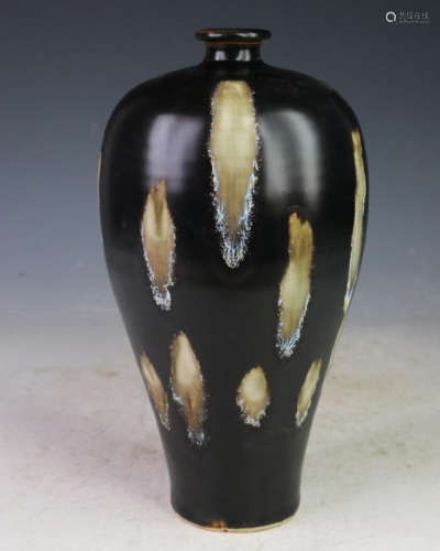 SONG A DINGYAO BROWN GLAZED VASE