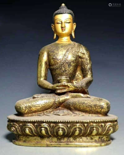 A GILT BRONZE FIGURE OF BUDDHA