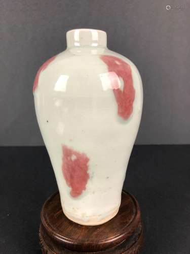Ancient red spot porcelain vase