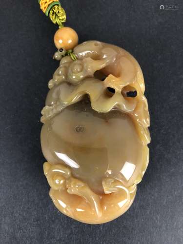 Gall-Agate with Shu(mouse) Qian(money) Carving