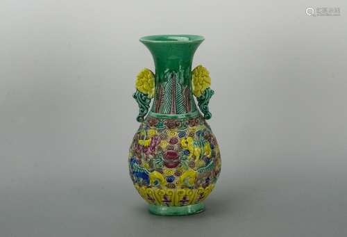 Qing Dynasty A Carve Lions WuCai Vase