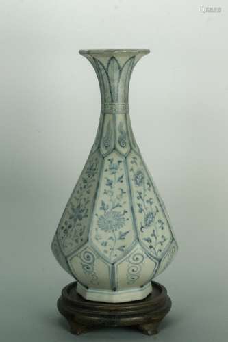 YUAN DYNASTY Blue and White Octagonal YuHuChun Vase