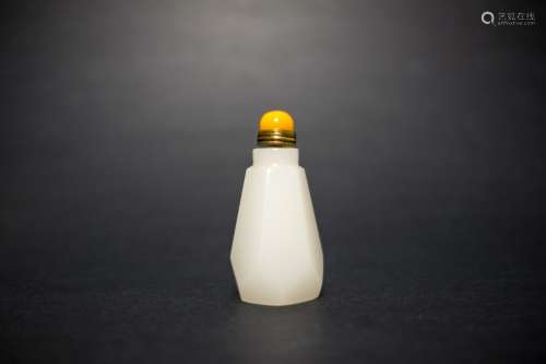 A White Glass Snuff Bottle