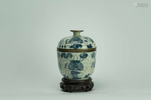 MING DYNASTY Blue and White Cover Jar