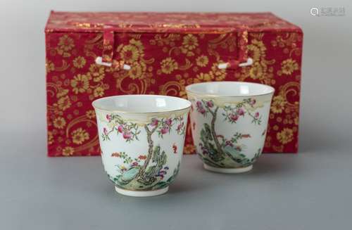 Qing Tongzhi Mark A Pair of Famille-Rose Cup