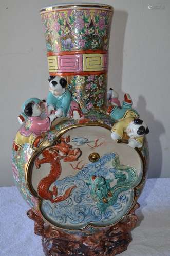 Chinese Antique Famille Rose Porcelain Vase