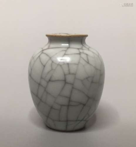 Chinese Ge Yao Ceramic Jar