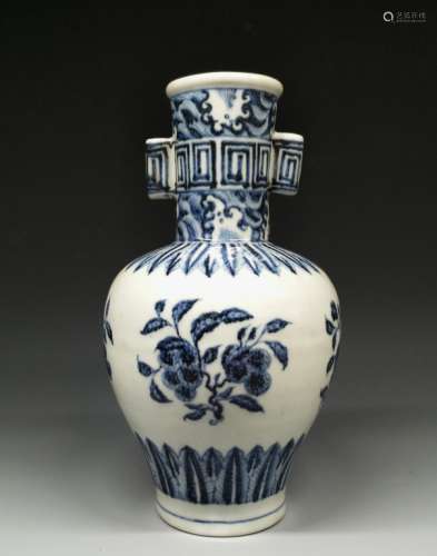 A BLUE AND WHITE VASE, XUANDE MARK