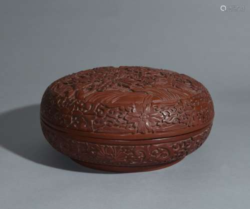 A CARVED LACQURE BOX AND COVER