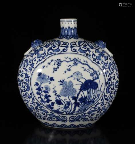 A BLUE AND WHITE MOON FLASK VASE, QIANLONG MARK
