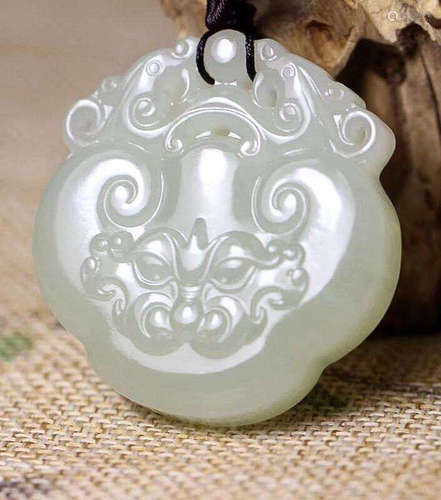 A HETIAN JADE PENDANT