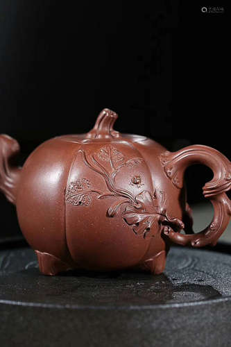 A DARK VIOLET MARL TRIPLE FEET PUMPKIN SHAPED PURPLE CLAY TEAPOT