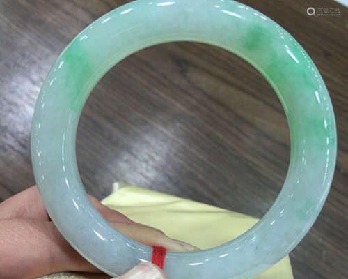 A NATURAL ROUND BAR ICE WAXY KIND JADEITE BRACELET