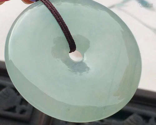 A NATURAL  A-CLASS ICE WAXY KIND JADEITE PENDANT