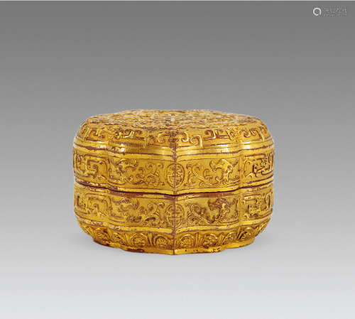 铜鎏金龙纹盒