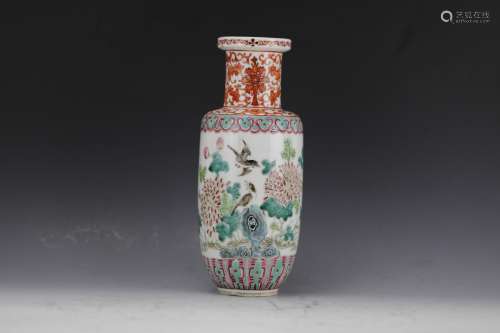 Wucai porcelain vase with Yongzheng mark
