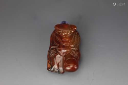 Agate snuffle bottle carved with auspicious foot, bat