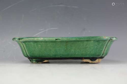 A Green underglazed Daffodil plate from late Qing