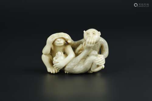 Japanese Netsuke carving of 3 monkeys