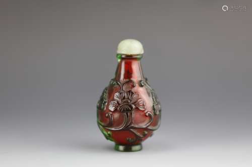 Red glass snuffle bottle