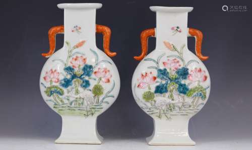 A Pair of Famille Rose Lotus Moonflask from Republic of