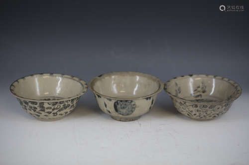 A Group of 3 Blue and White Bowls from Ming Dynasty