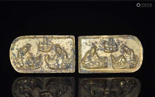 A Pair of Figural Gilt Belt Buckle Plate from Ming