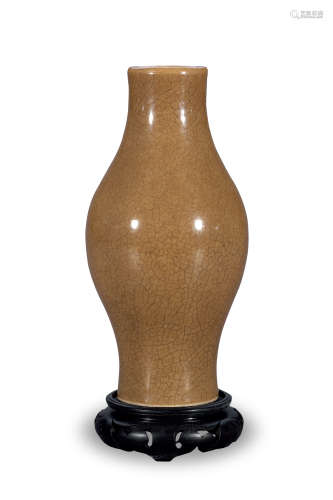 清中期 米黄釉橄榄瓶