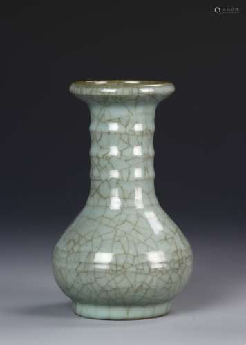 Chinese Lung Quan Yao Vase