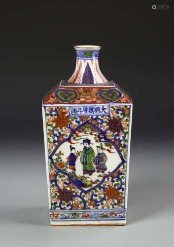 Chinese Gilt Wucai Vase