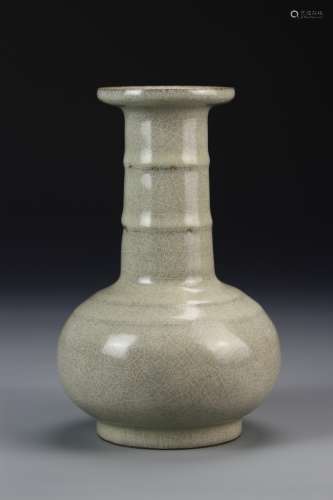 Guan-Type Bottle Vase